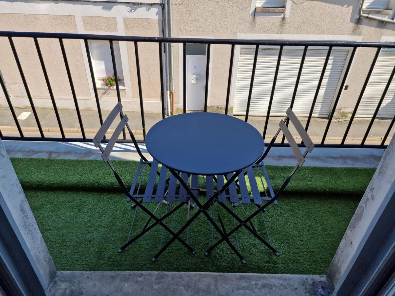 Appartement Hyper Centre Cosy Avec Balcon Châteaudun Exterior foto